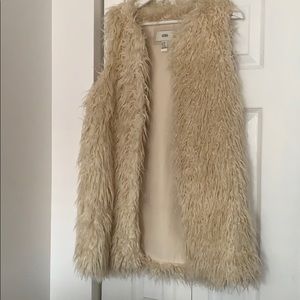 Forever 21 Cream Faux Fur Vest
